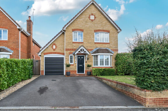 Sheridan Close Image