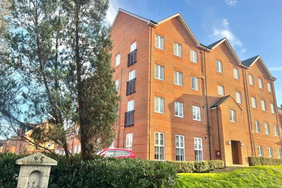 Charteris Close Image