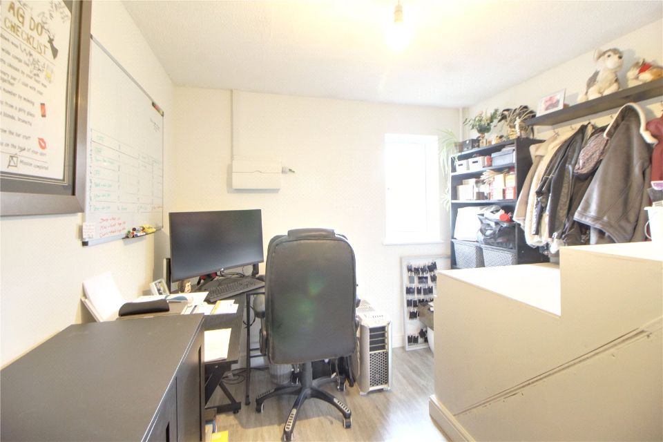 AVL220026_07.jpg