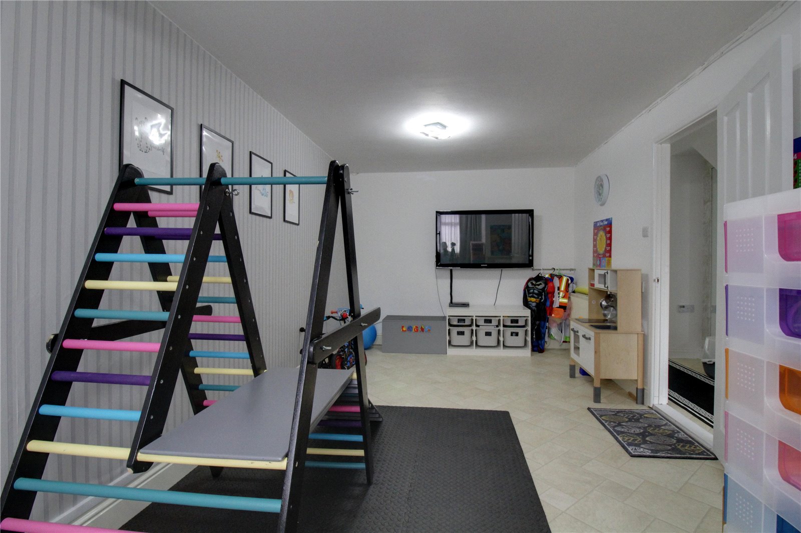 BAL230020_05.jpg