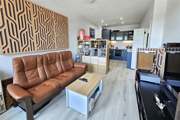 Pembroke Broadway Image