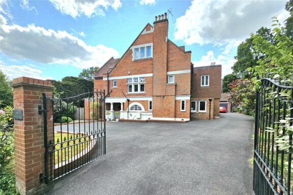 Brackendale Road Image
