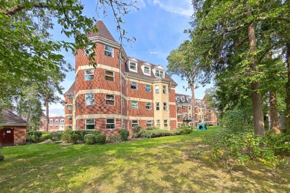Elmhurst Court Image