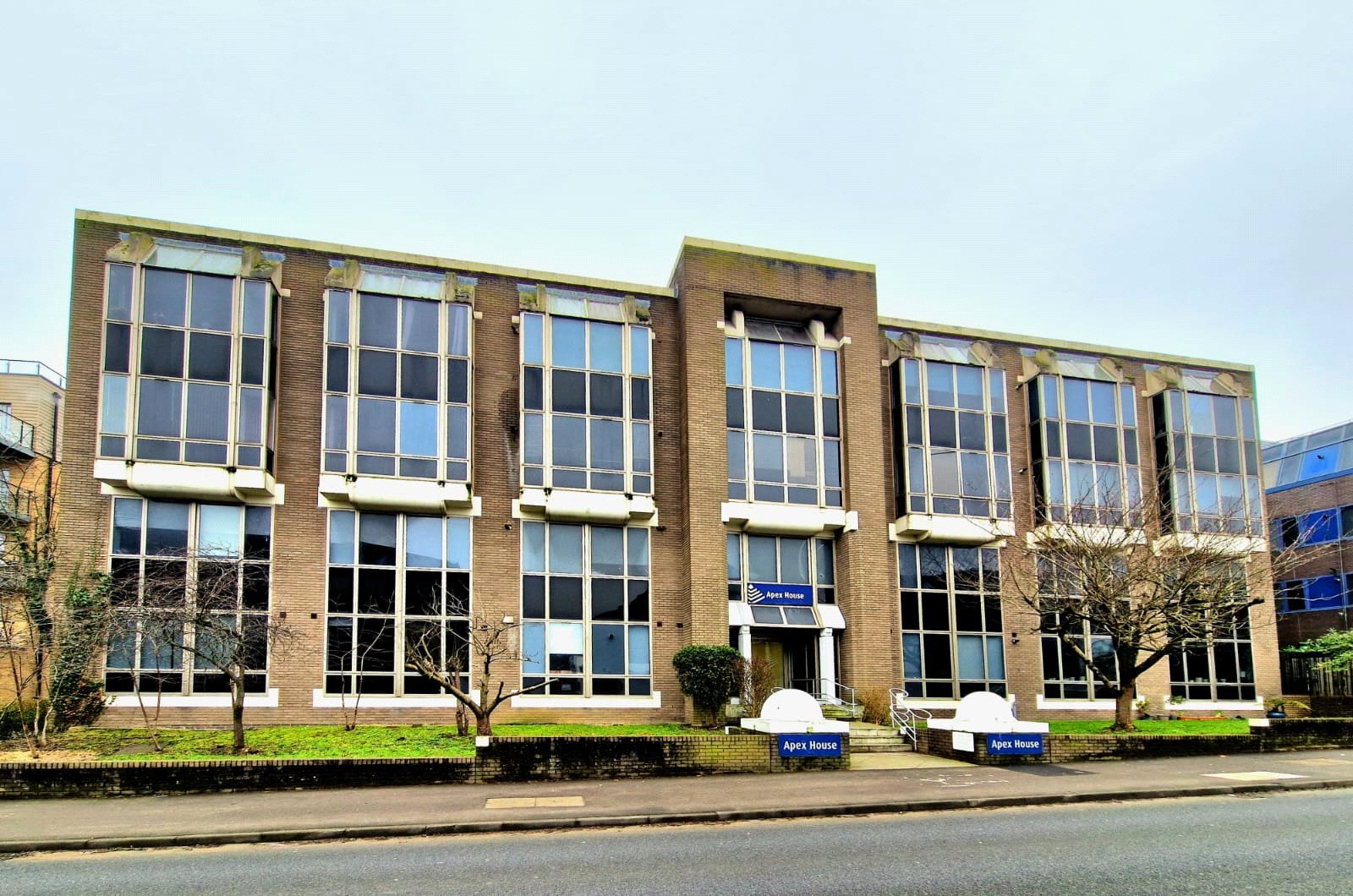 COL250010_13.jpg