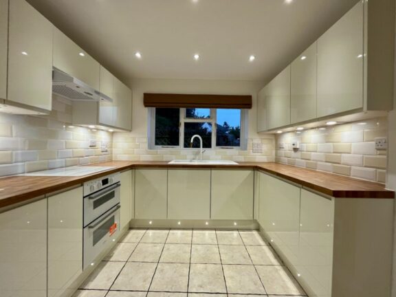 Farnborough Road Image