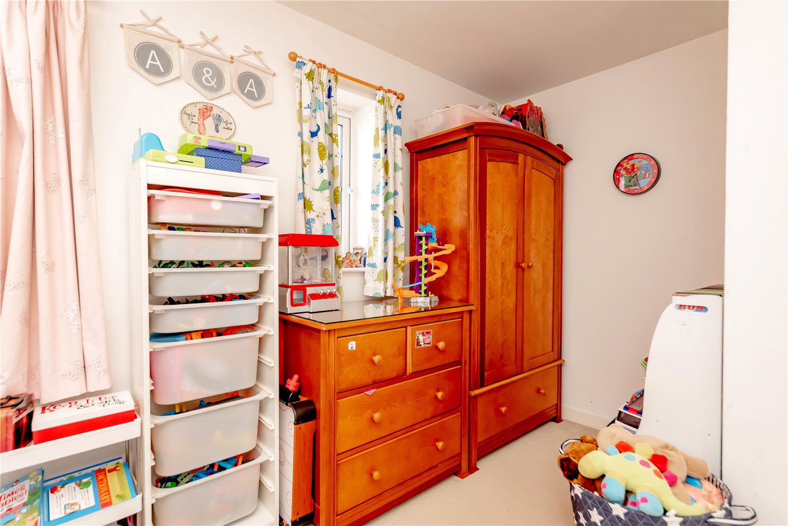 FAN210265_08.jpg