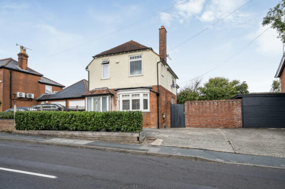 Upper Hale Road Image