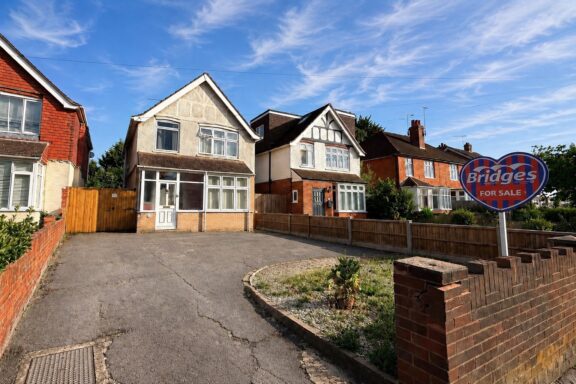 Cove Road Image