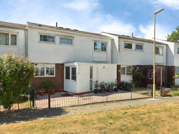 Bracklesham Close Image