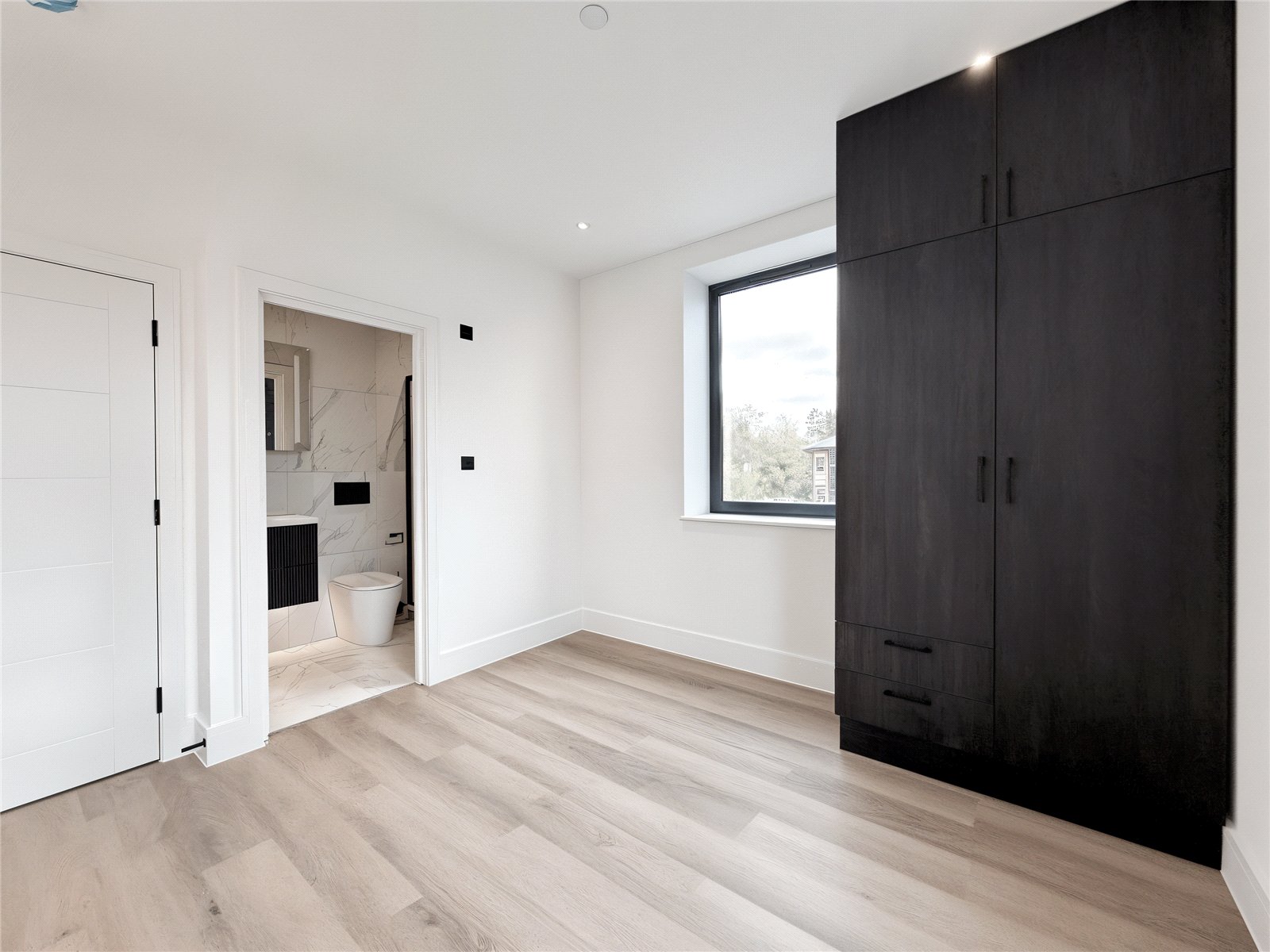 FRL240310_09.jpg
