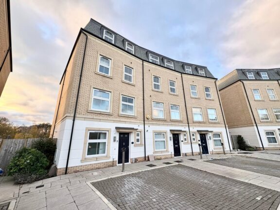 Waterfront Crescent Image