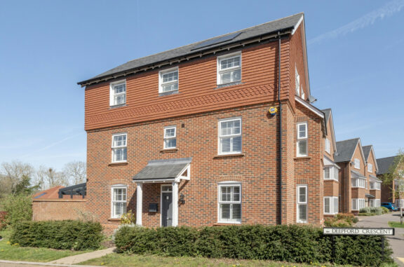 Deepford Crescent Image