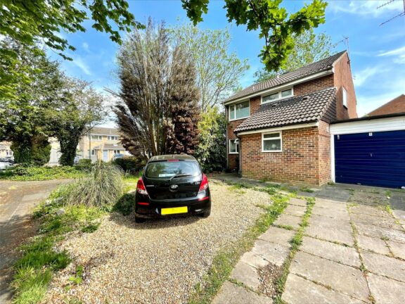 Upton Close Image