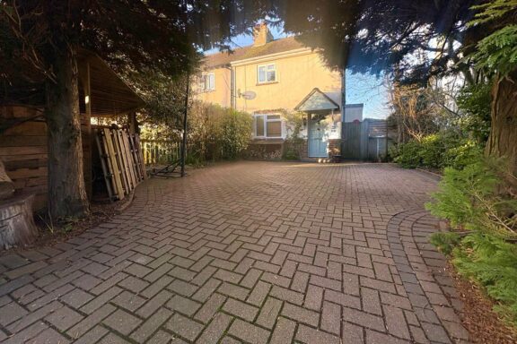 Lower Weybourne Lane Image