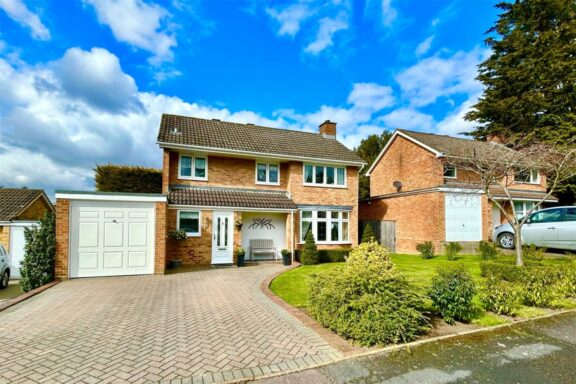 Sandown Drive Image