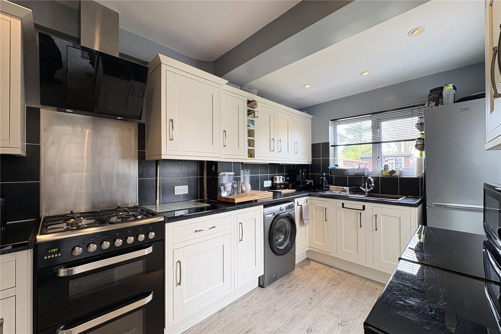 HUB196178_23.jpg