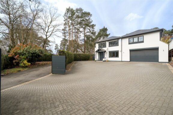 Upper Chobham Road Image