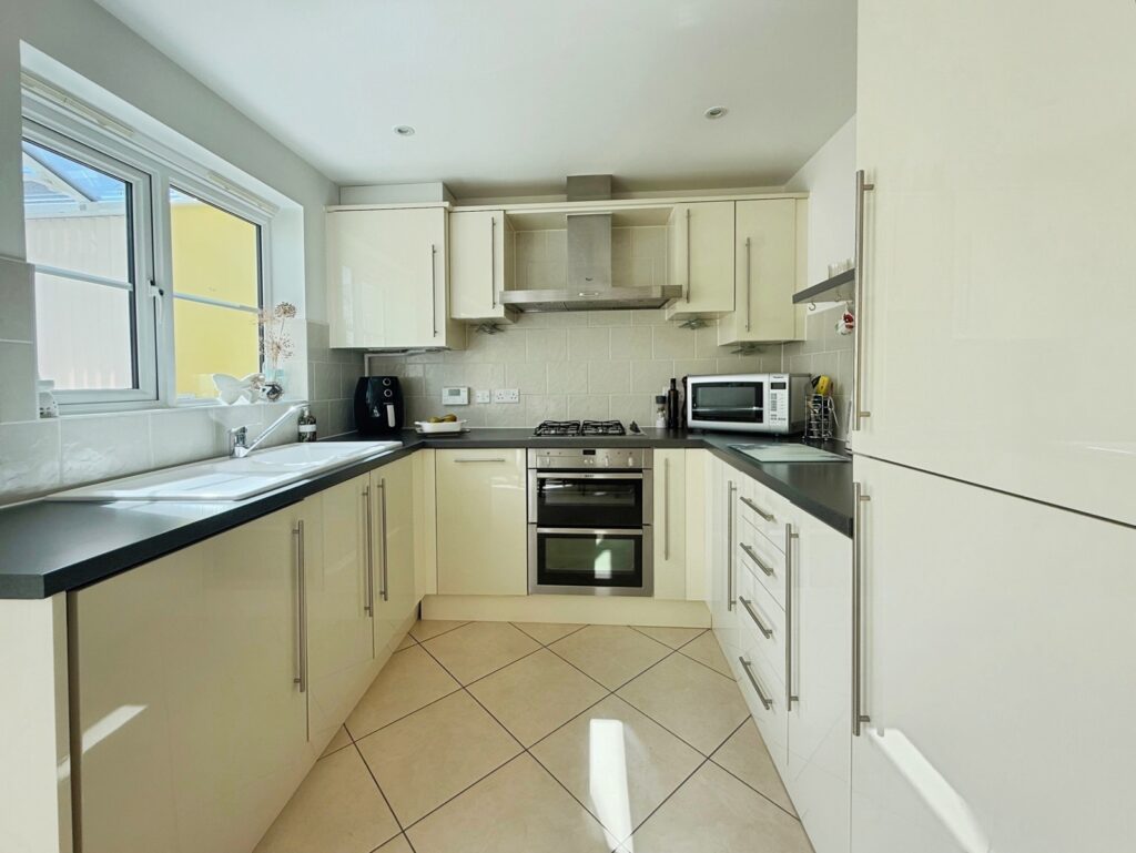 Property Image_11