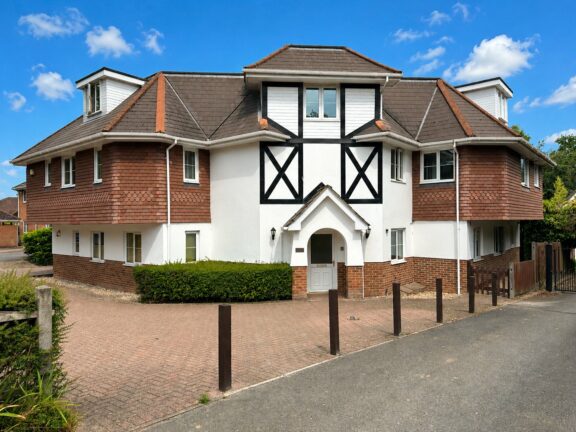 Scarlet Oaks Image