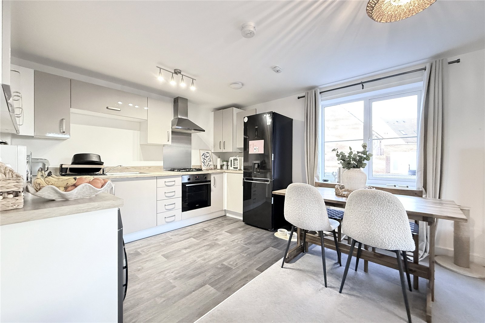 Kitchen/Dining Area
