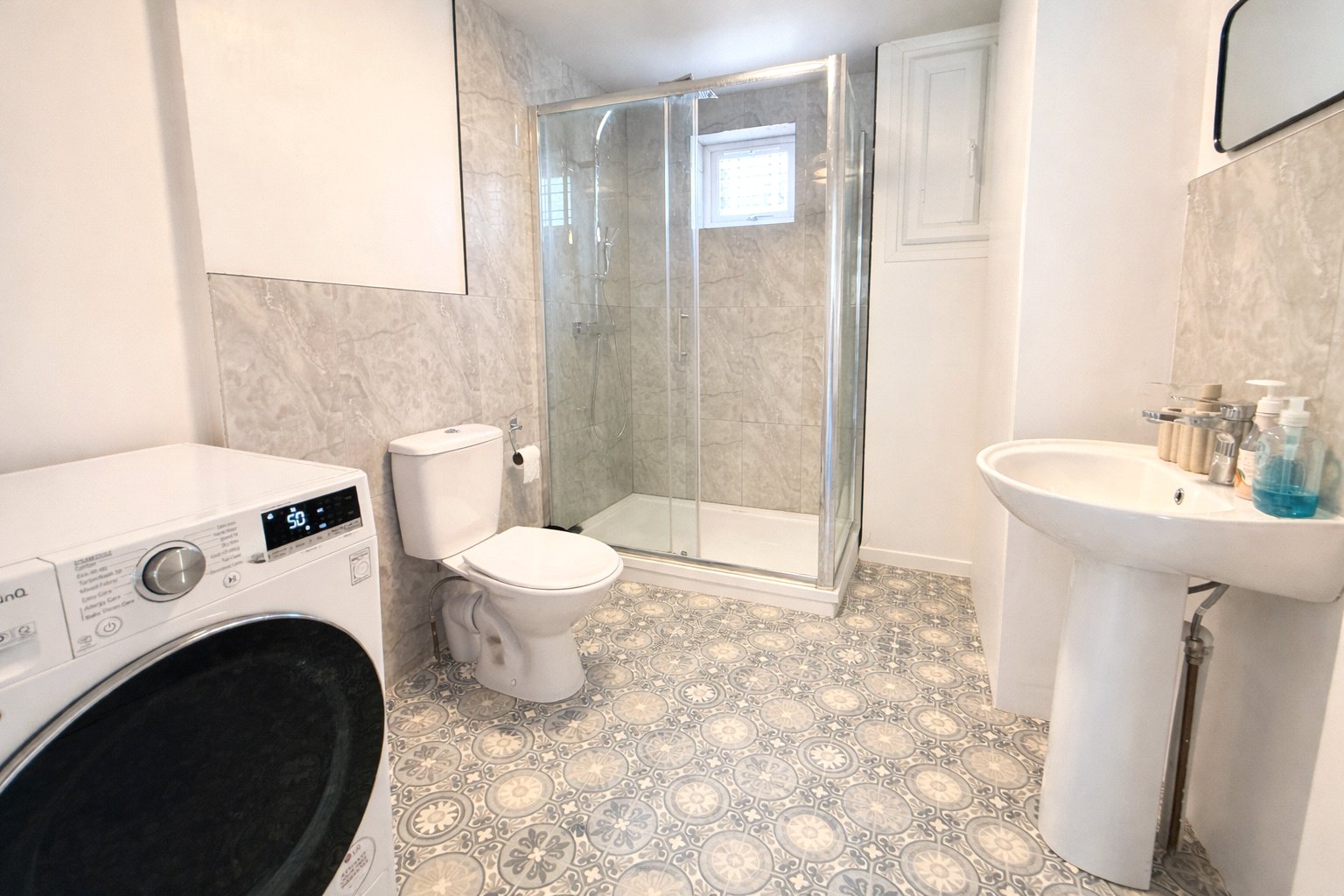 Utility/Shower Room