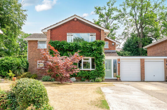 Langley Close Image