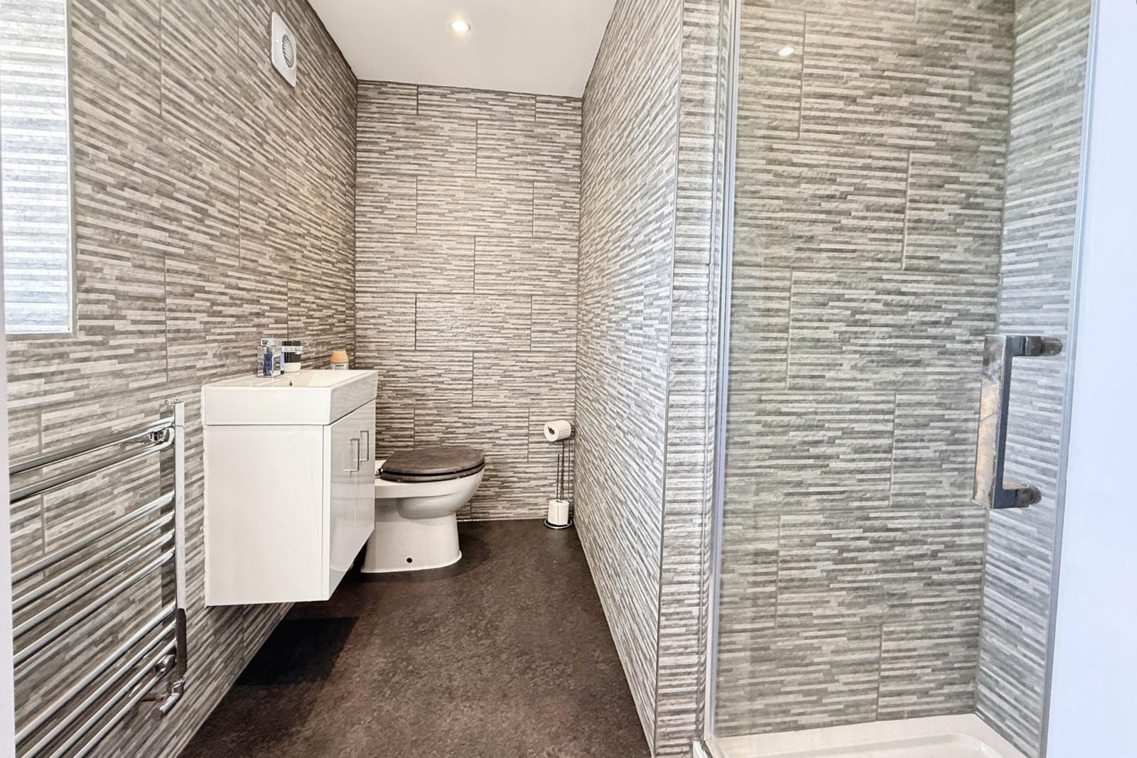 Ensuite