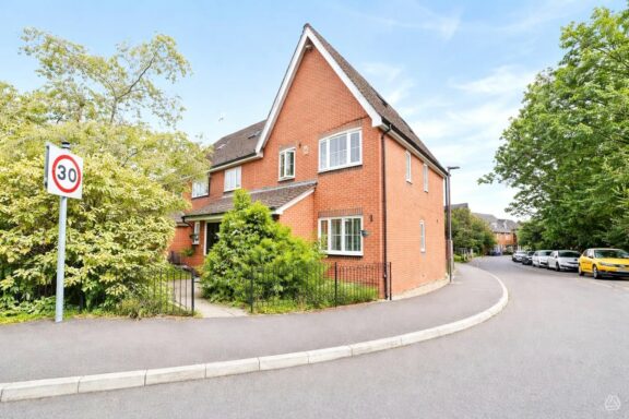 Alford Close Image