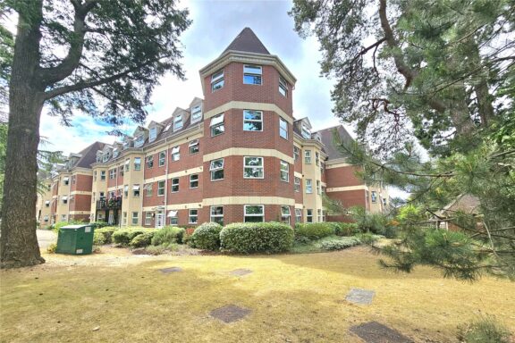 Elmhurst Court Image