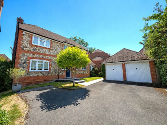 Brambles Close Image