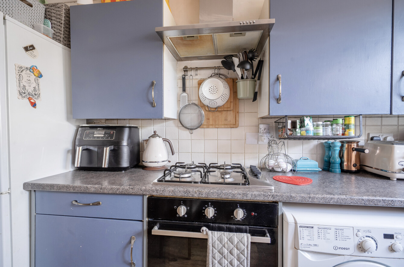 1470013-13-6a2841…