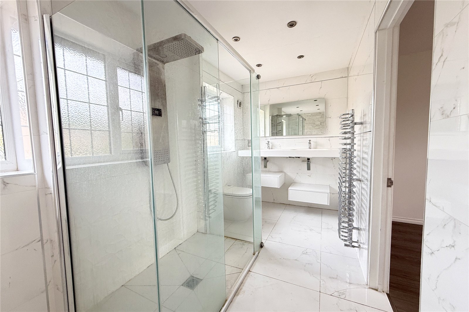 Ensuite Bed 1