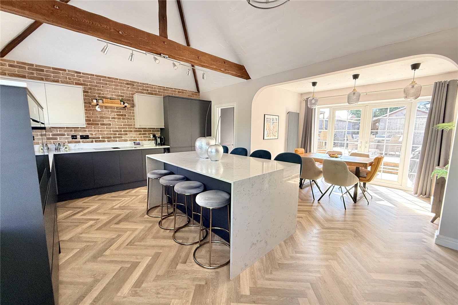 Kitchen/B’fast Room
