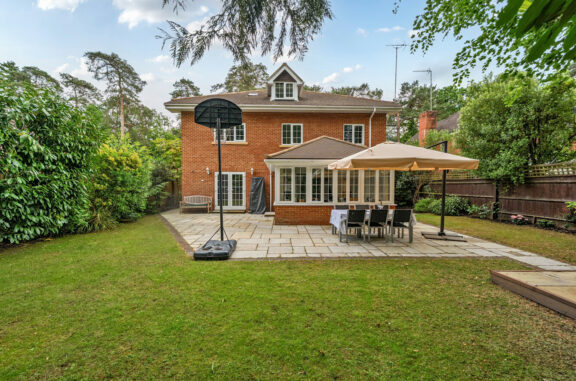 Upper Chobham Road Image