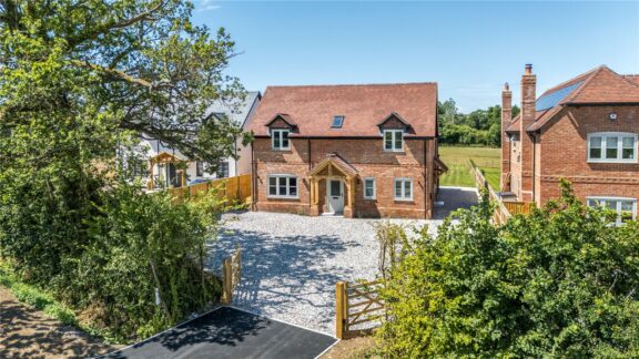 Silchester Road Image
