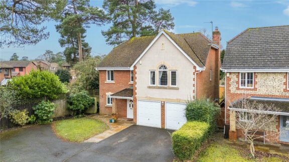 Ridgewood Drive Image