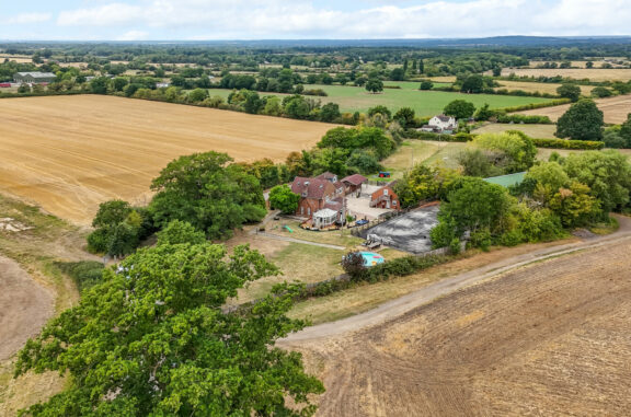 Goughs Barn Lane Image