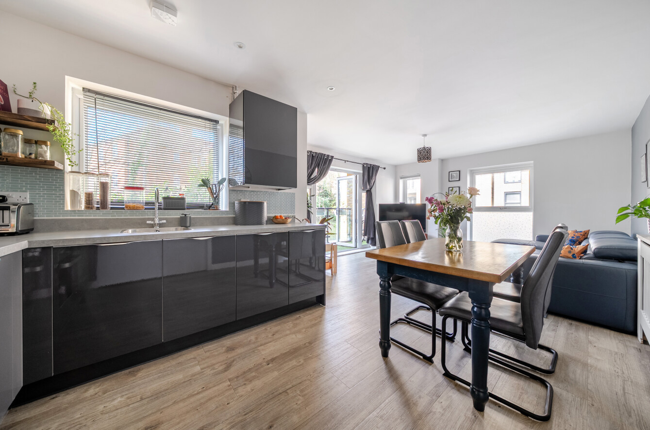 Kitchen/Dining/Liv