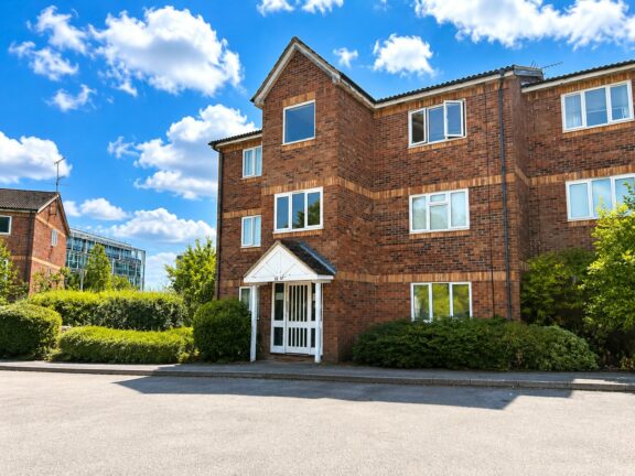 Simmonds Close Image